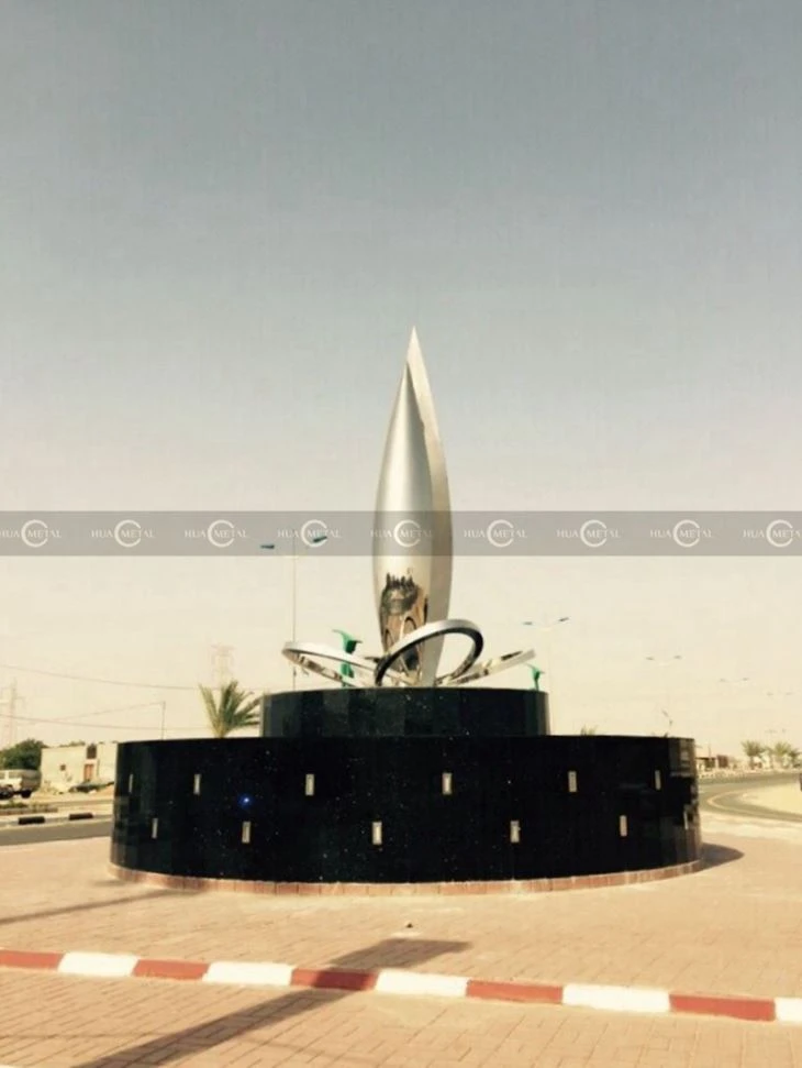 Hairline-matte-brushed-stainless-steel-urban-sculpture-high stainless steel sculpture in Jeddah-Saudi Arabia